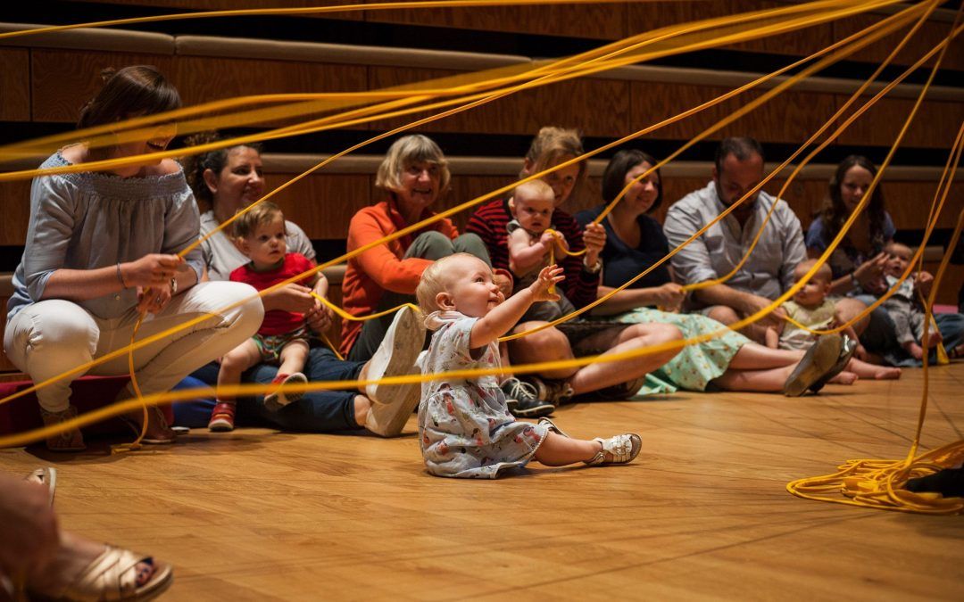 Oficinas de música para bebés e papás